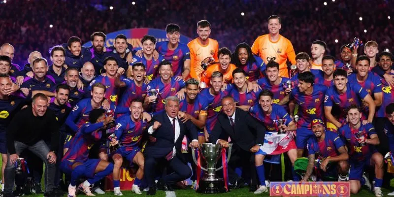 La Liga nổi bật với lối chơi kiểm soát và chiến thuật chặt chẽ 
